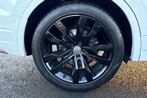 VU70AXD Volkswagen Touareg 3.0 V6 TDI 4Motion Black Edition 5dr Tip Auto Thumbnail #21