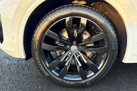 VU70AXD Volkswagen Touareg 3.0 V6 TDI 4Motion Black Edition 5dr Tip Auto Thumbnail #22