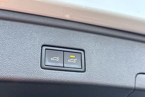 VU70AXD Volkswagen Touareg 3.0 V6 TDI 4Motion Black Edition 5dr Tip Auto Thumbnail #25