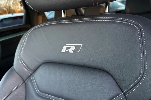 VU70AXD Volkswagen Touareg 3.0 V6 TDI 4Motion Black Edition 5dr Tip Auto Thumbnail #35