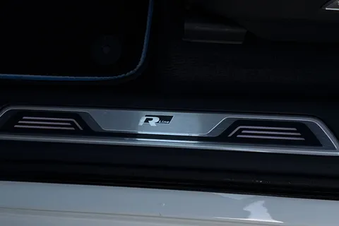 VU70AXD Volkswagen Touareg 3.0 V6 TDI 4Motion Black Edition 5dr Tip Auto Thumbnail #36