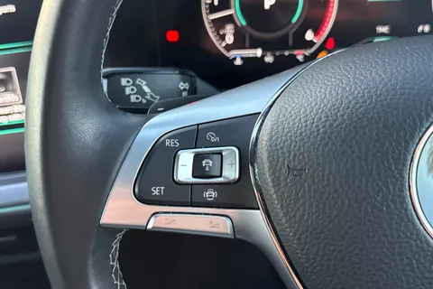 VU70AXD Volkswagen Touareg 3.0 V6 TDI 4Motion Black Edition 5dr Tip Auto Thumbnail #39