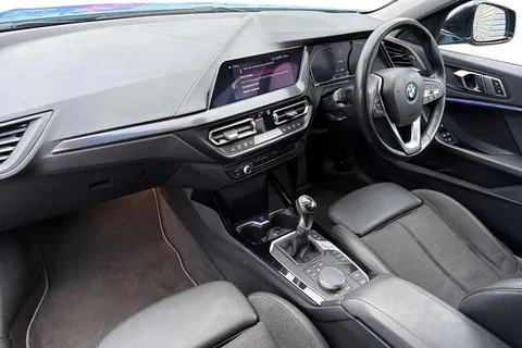 YB69FTT BMW 1 Series 116d Sport 5dr Thumbnail #15