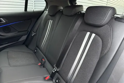 YB69FTT BMW 1 Series 116d Sport 5dr Thumbnail #19