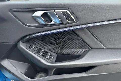 YB69FTT BMW 1 Series 116d Sport 5dr Thumbnail #21