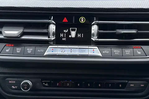 YB69FTT BMW 1 Series 116d Sport 5dr Thumbnail #22