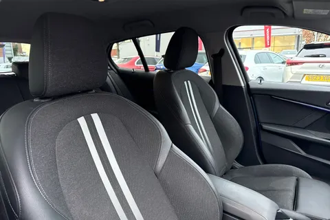 YB69FTT BMW 1 Series 116d Sport 5dr Thumbnail #24