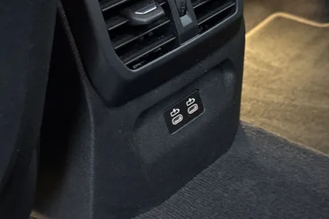 YB69FTT BMW 1 Series 116d Sport 5dr Thumbnail #33