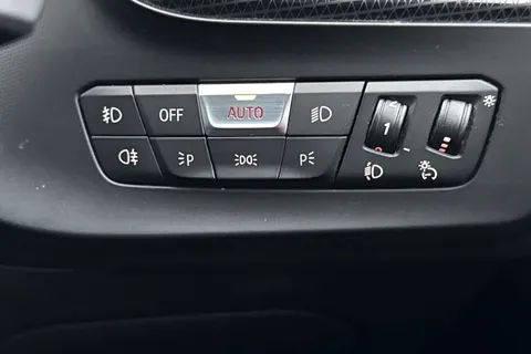 YB69FTT BMW 1 Series 116d Sport 5dr Thumbnail #37