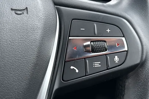 YB69FTT BMW 1 Series 116d Sport 5dr Thumbnail #39