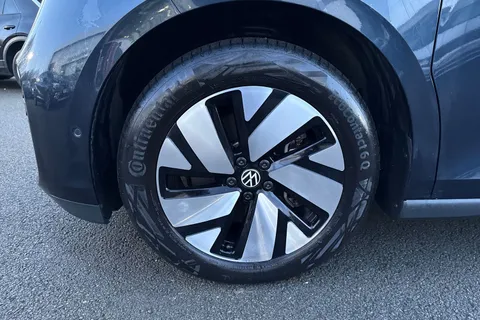 KS23VTM Volkswagen ID. Buzz 150kW Life Pro 77kWh 5dr Auto | Rear Camera | Park Assist Thumbnail #14