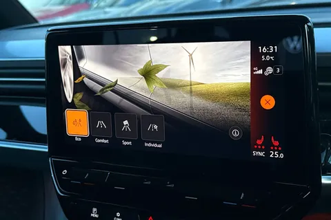 KS23VTM Volkswagen ID. Buzz 150kW Life Pro 77kWh 5dr Auto | Rear Camera | Park Assist Thumbnail #32