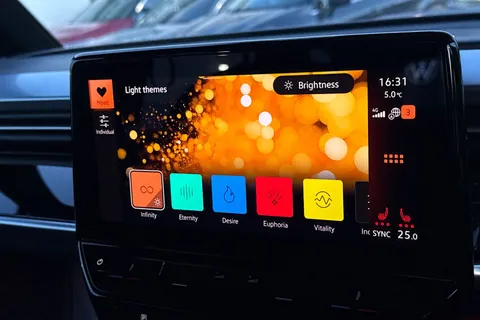 KS23VTM Volkswagen ID. Buzz 150kW Life Pro 77kWh 5dr Auto | Rear Camera | Park Assist Thumbnail #33