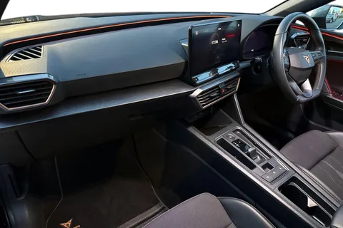 KN74NHC CUPRA Leon 1.4 eHybrid 12.8kWh VZ2 Design Edition DSG Euro 6 (s/s) 5dr Thumbnail #9