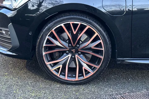 24 of 53 for CUPRA Leon 1.4 eHybrid 12.8kWh VZ2 Design Edition DSG Euro 6 (s/s) 5dr