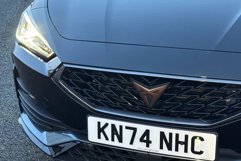 27 of 53 for CUPRA Leon 1.4 eHybrid 12.8kWh VZ2 Design Edition DSG Euro 6 (s/s) 5dr