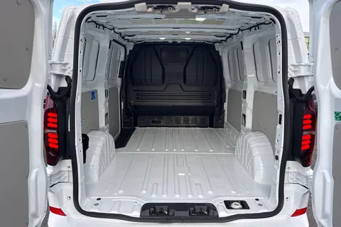 PJ75WBV Volkswagen Transporter T28 Panel Van Commerce Pro SWB 110 PS 2.0 TDI 6sp Manual Thumbnail #6