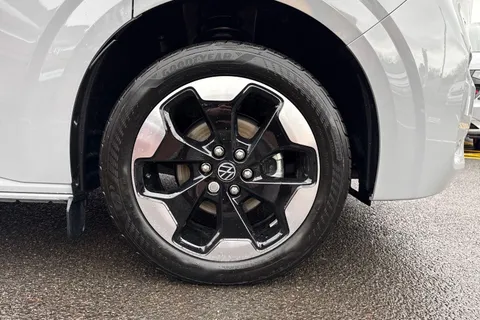 BT75EOV Volkswagen Transporter 2.0 TDI 150 Commerce Pro Van Auto Thumbnail #9