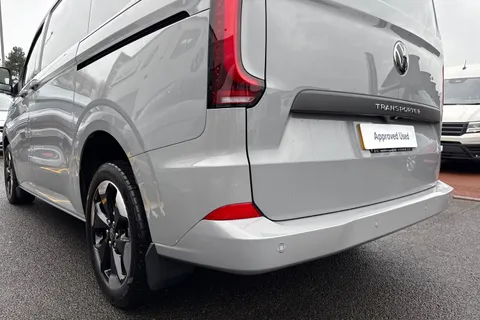 BT75EVL Volkswagen Transporter 2.0 TDI 150 Commerce Pro Van Auto Thumbnail #7