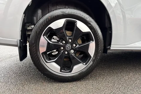 BT75EVK Volkswagen Transporter 2.0 TDI 150 Commerce Pro Van Auto Thumbnail #12
