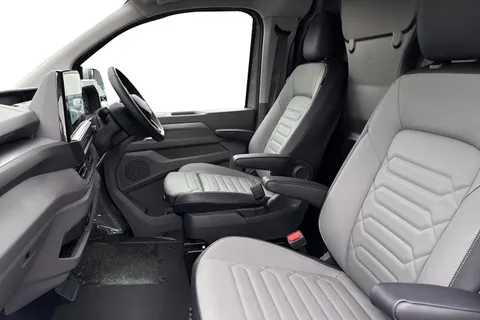 BT75EOV Volkswagen Transporter 2.0 TDI 150 Commerce Pro Van Auto Thumbnail #15