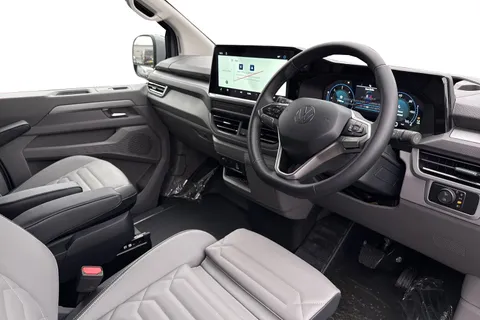 BT75EVL Volkswagen Transporter 2.0 TDI 150 Commerce Pro Van Auto Thumbnail #13