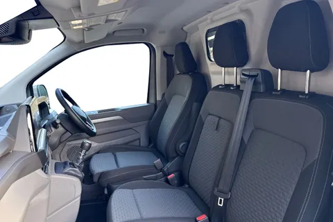 PJ75YDH Volkswagen Transporter T28 Panel Van Commerce Pro SWB 110 PS 2.0 TDI 6sp Manual Thumbnail #15