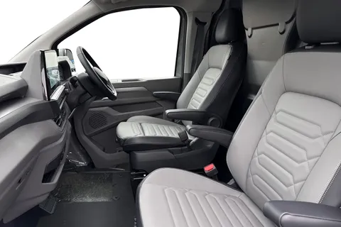 BT75EVL Volkswagen Transporter 2.0 TDI 150 Commerce Pro Van Auto Thumbnail #15