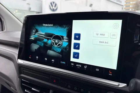BT75EVK Volkswagen Transporter 2.0 TDI 150 Commerce Pro Van Auto Thumbnail #21