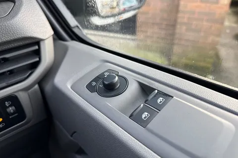 PN25OXZ Volkswagen Transporter T28 Commerce Plus SWB 150 PS 2.0 TDI 6sp Manual Thumbnail #20