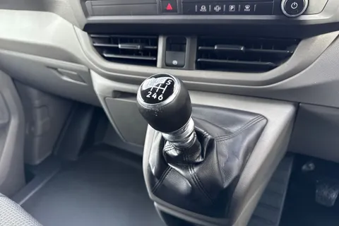 PN25OXZ Volkswagen Transporter T28 Commerce Plus SWB 150 PS 2.0 TDI 6sp Manual Thumbnail #22