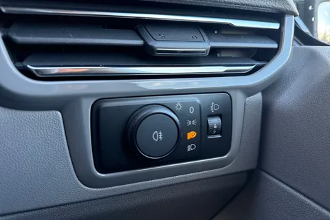 PJ75YDH Volkswagen Transporter T28 Panel Van Commerce Pro SWB 110 PS 2.0 TDI 6sp Manual Thumbnail #25