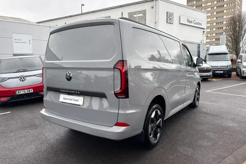 BT75EVL Volkswagen Transporter 2.0 TDI 150 Commerce Pro Van Auto Thumbnail #28