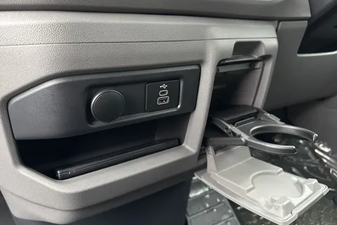 BT75EVK Volkswagen Transporter 2.0 TDI 150 Commerce Pro Van Auto Thumbnail #44