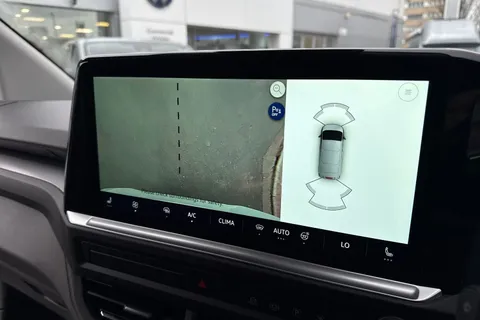 BT75EVH Volkswagen Transporter 2.0 TDI 150 Commerce Pro Van Auto Thumbnail #51