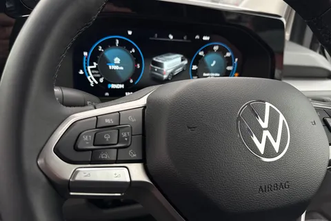 BT75EVH Volkswagen Transporter 2.0 TDI 150 Commerce Pro Van Auto Thumbnail #52