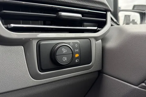 BT75EVK Volkswagen Transporter 2.0 TDI 150 Commerce Pro Van Auto Thumbnail #55