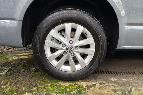 PJ74NXP Volkswagen Transporter T28 Panel van Highline SWB 110 PS 2.0 TDI 5sp Manual Thumbnail #11