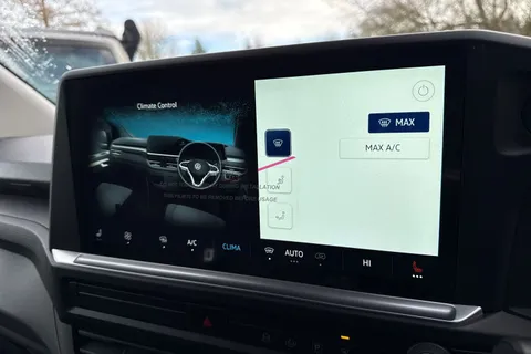 PJ75ELV Volkswagen Transporter T28 Panel Van Commerce Pro SWB 110 PS 2.0 TDI 6sp Manual Thumbnail #21