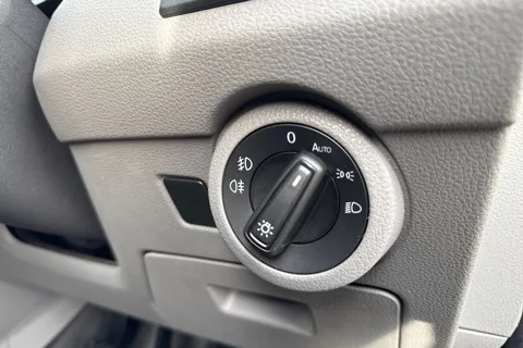 PJ74NXP Volkswagen Transporter T28 Panel van Highline SWB 110 PS 2.0 TDI 5sp Manual Thumbnail #27