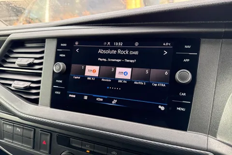 PJ74NXP Volkswagen Transporter T28 Panel van Highline SWB 110 PS 2.0 TDI 5sp Manual Thumbnail #31