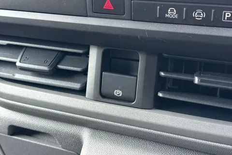 PJ75ELV Volkswagen Transporter T28 Panel Van Commerce Pro SWB 110 PS 2.0 TDI 6sp Manual Thumbnail #34