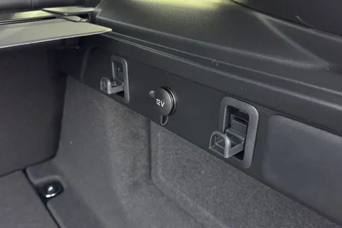  Land Rover Range Rover Velar 2.0 D200 MHEV Dynamic SE Auto 4WD Euro 6 (s/s) 5dr Thumbnail #32