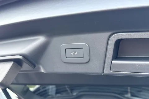  Land Rover Range Rover Velar 2.0 D200 MHEV Dynamic SE Auto 4WD Euro 6 (s/s) 5dr Thumbnail #33