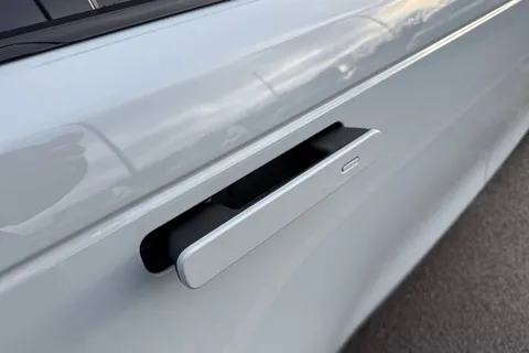  Land Rover Range Rover Velar 2.0 D200 MHEV Dynamic SE Auto 4WD Euro 6 (s/s) 5dr Thumbnail #48