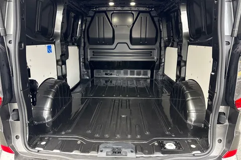 CX75VTD Volkswagen Transporter 2.0 TDI T28 Commerce Pro Auto FWD SWB Euro 6 (s/s) 5dr Thumbnail #7