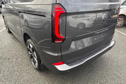 CX75VTD Volkswagen Transporter 2.0 TDI T28 Commerce Pro Auto FWD SWB Euro 6 (s/s) 5dr Thumbnail #8