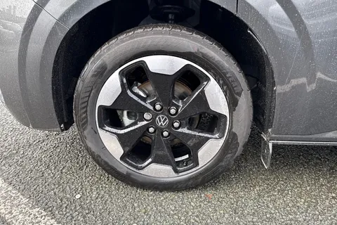 CX75VTD Volkswagen Transporter 2.0 TDI T28 Commerce Pro Auto FWD SWB Euro 6 (s/s) 5dr Thumbnail #10