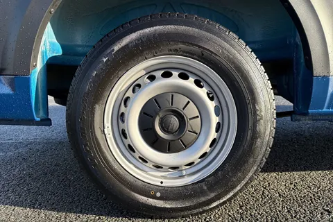 10 of 59 for Volkswagen Crafter CR35 Panel van Commerce Plus MWB 140 PS 2.0 TDI 8sp Auto - MY25!!!