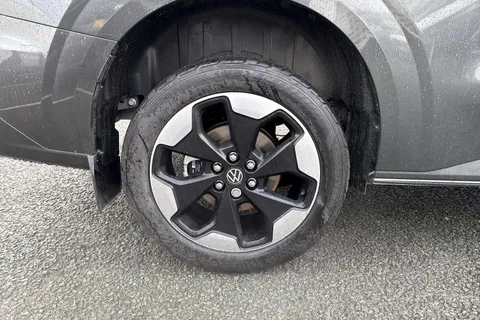 CX75VTD Volkswagen Transporter 2.0 TDI T28 Commerce Pro Auto FWD SWB Euro 6 (s/s) 5dr Thumbnail #12